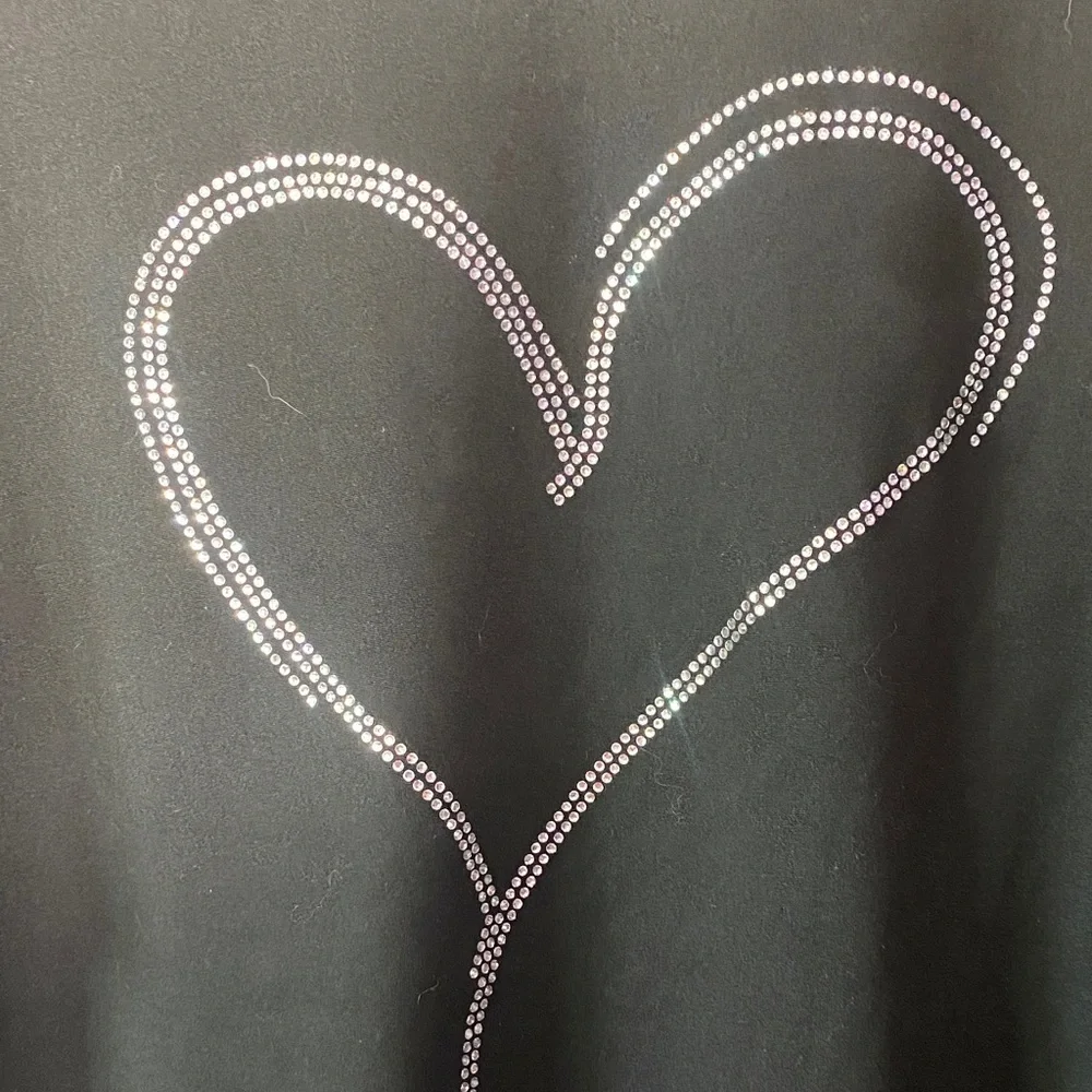 SHEIN Black Tee with Heart Design - Picture 2 of 6
